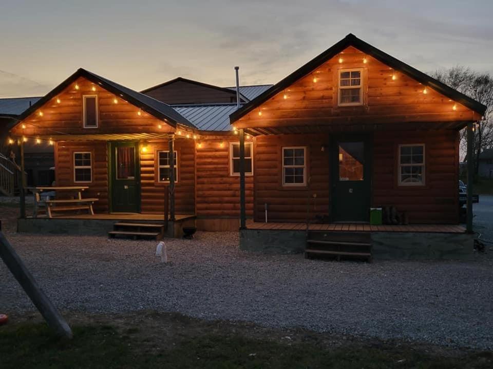 Country Cabins Hotel Chariton Экстерьер фото