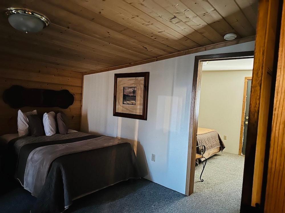 Country Cabins Hotel Chariton Экстерьер фото