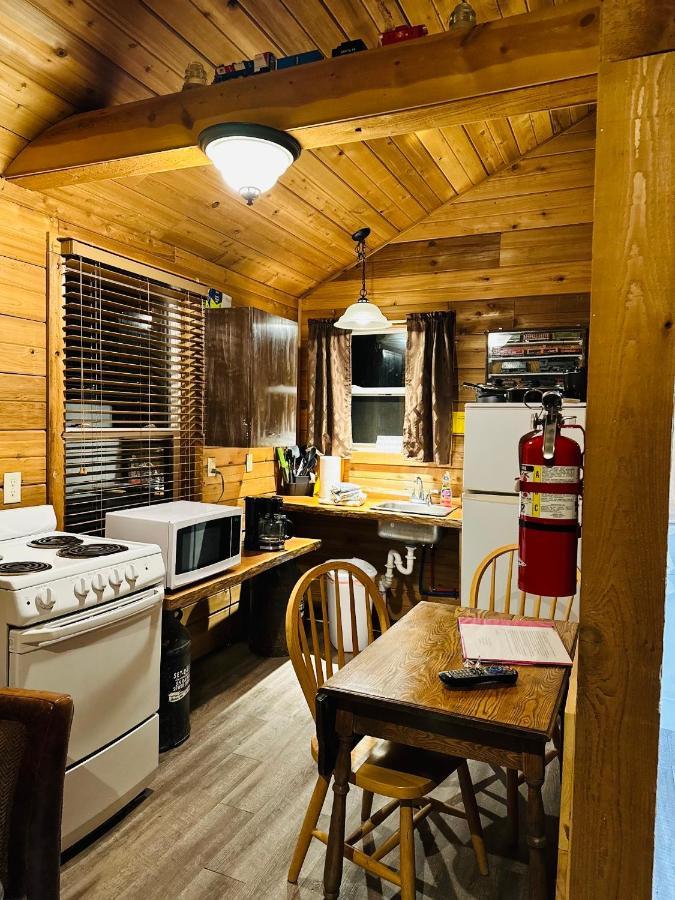Country Cabins Hotel Chariton Экстерьер фото