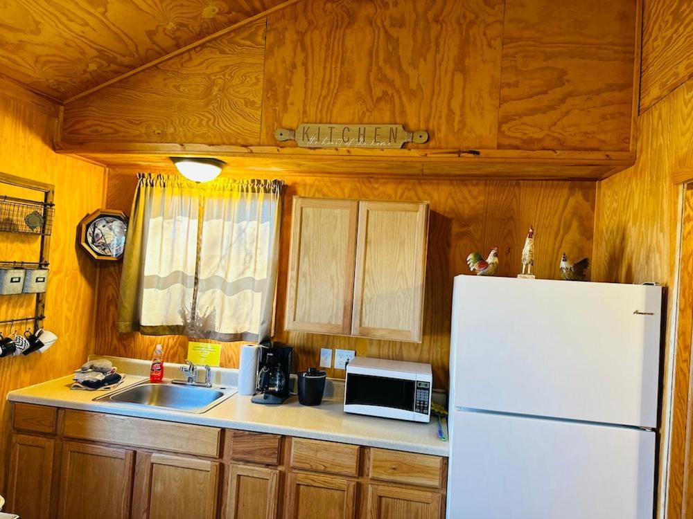 Country Cabins Hotel Chariton Экстерьер фото