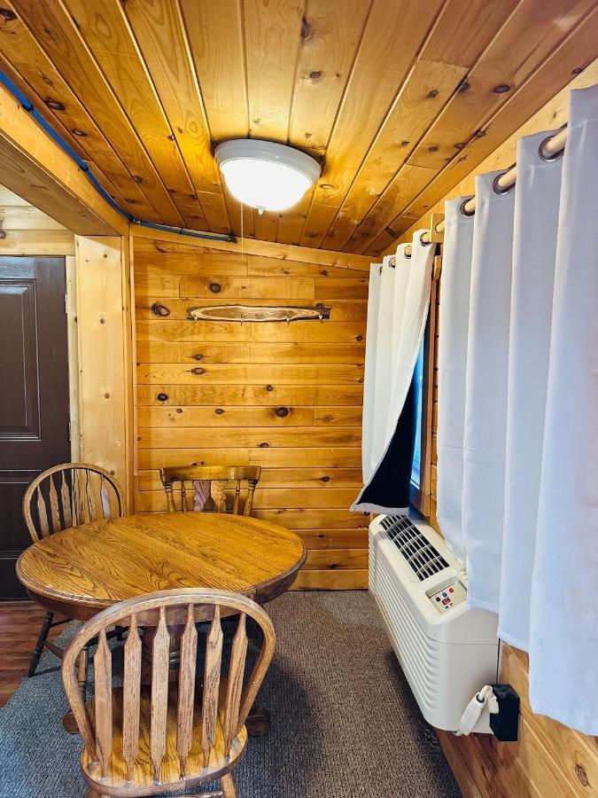 Country Cabins Hotel Chariton Экстерьер фото